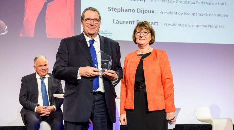 Remise de trophée à Michel Baylet, Président de GCA