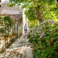 ruelle-fleuriee-1024×683